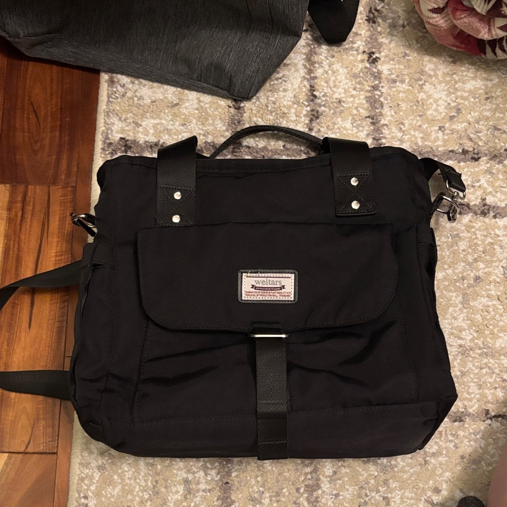 Weitars black lunch bag with adjustable strap